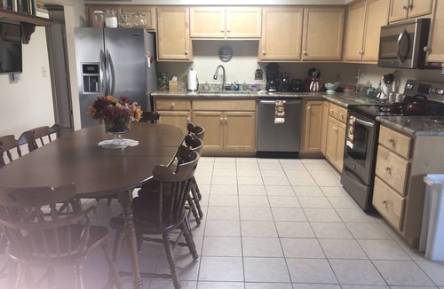 North Mountain House | Adorable 3 Bedroom, 2 bath Pristine Home on a Bike Trail! Bikes Included.