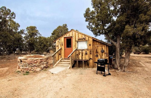 Monticello House | Adorable Glamping Cabin on a Wheat Farm for a Unique Getaway near Canyonlands National Park in Utah