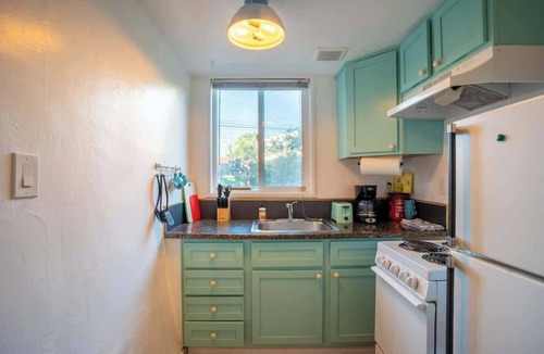 North Berkeley Apartment | Affordable 1-BR in North Berkeley Near UC Berkeley & Parks