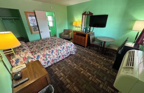 Columbus Hotel | Affordable Deal of a Place Stay on Main Street near Bexley, Capital University!