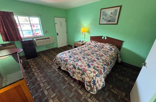 Columbus Hotel | Affordable Deal of a Place Stay on Main Street near Bexley, Capital University!