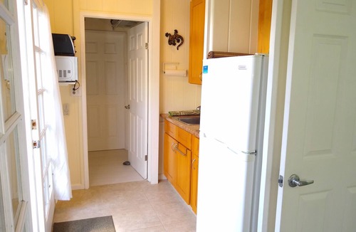 Kailua Apartment | Affordable Island Getaway with private yard