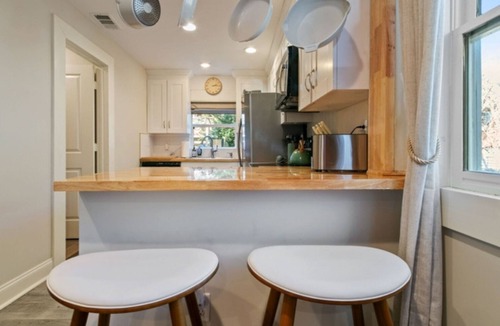 College Park House | Airport Oasis Cottage