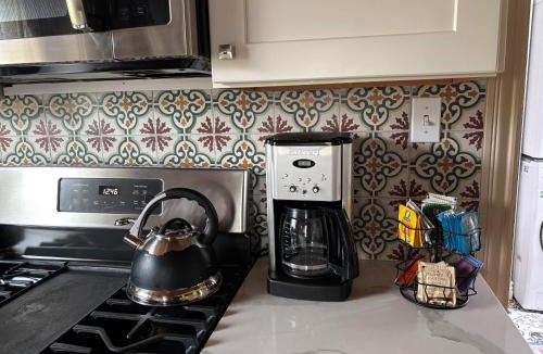West Alameda House | Alameda luxury 2BR 2BA house, AC, near ferry to San Francisco, 2 free parking spaces