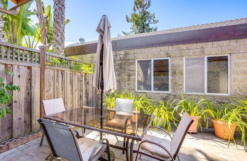 East End Apartment | Alameda Studio w/Patio: 3 Mi to Oakland Coliseum!