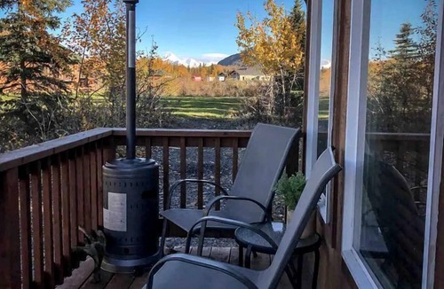 Knik River Cabin | Alaskan Cabin in the Beautiful Knik River Valley with Panoramic Mountain Views, Palmer