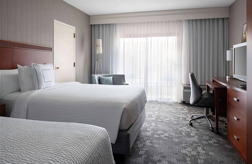 Camelback East Hotel | Always a Great Idea To Unwind! w/Pool, Short Drive to Arizona Science Center