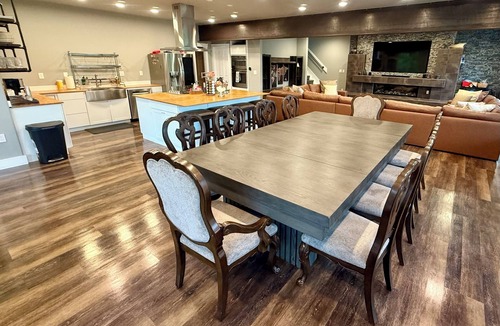 Girdwood House | Alyeska Views - 4 bdr. 2.5 bath