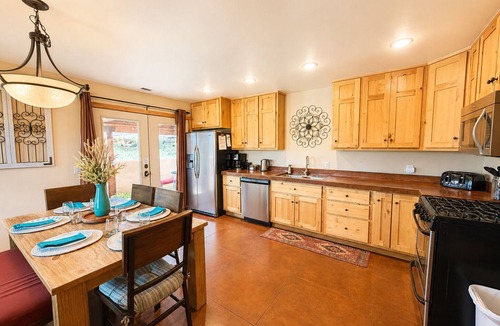 Moab South Valley House | Amazing 3 bed/3 bath:panoramic views, pool/hot tub