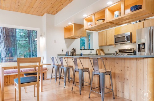 Alyeska Cabin | Amazing cabin close to lifts, brewery, dining, hiking and biking.