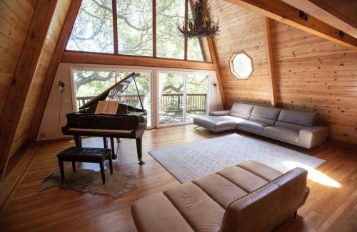 Uptown Brisbane House | Amazing Cabin-Style House with Decks, Hot Tub & Sun - Permit 2022-STR-2