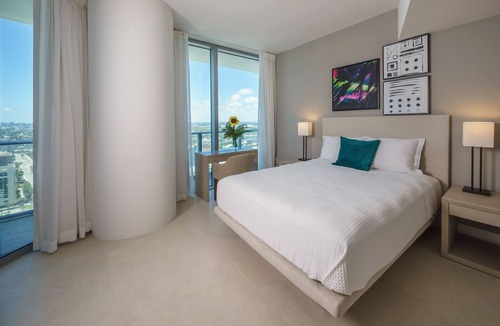 Hollywood South Central Beach Apartment | Amazing CornerSuite, Ocean & Water Views