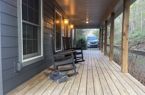Bakersville House | Amazing Mountain Views HOT TUB Fire Pit Remote Location Pet Friendly