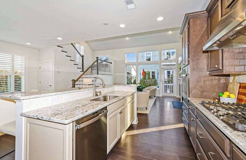 Long Neck House | Amazing Peninsula retreat with pools, hot tubs, sports courts, & ample golfing