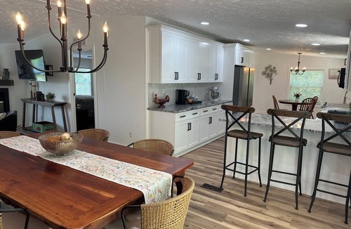 Gallatin House | An Elevated Escape! Hills of Gallatin, Total peace and privacy.