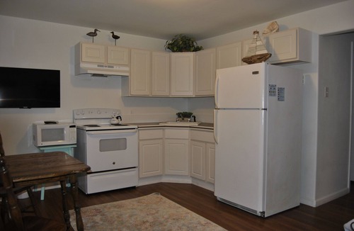 Anglesea Apartment | Anglesea Escape - Easy walk to Scenic Seawall, Beaches, Restaurants and Bars!
