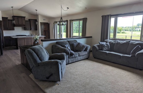 Forest Junction House | Appleton Country home with AC and Wifi