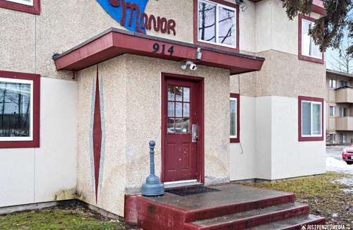North Star Apartment | Arctic Fox Den - Westwood 6
