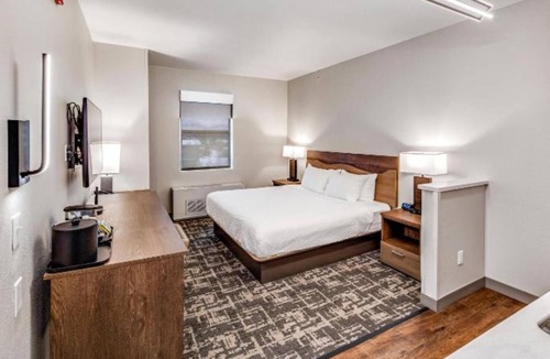 Downtown Anchorage Hotel | Aspen Suites Anchorage Downtown King Room