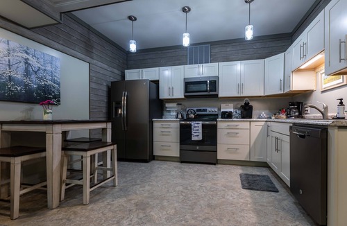 Fairbanks House | Aspen Woods BUNGALOW Suite, Monthly stay discount, 86 -5 Star reviews, est. 2018