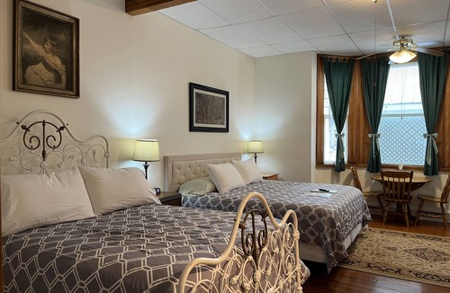 Downtown Skagway House | At the White House