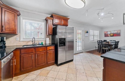 Decatur House | Atlanta Private Pool Retreat 5BR Home Sleeps 14