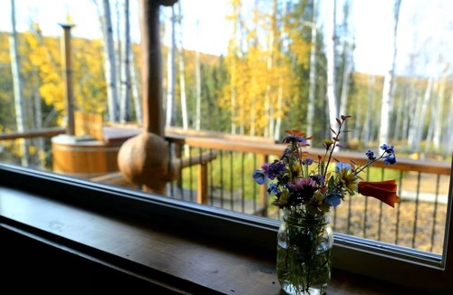 Fairbanks Cabin | Aurora Outpost Alaska - Off-Grid Cabin on 100 Acres with Cedar Hot Tub and Views