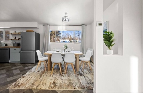 College House | Aurora River Estate | 9BR Riverfront Sauna Escape