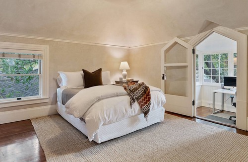 University South House | Award-winning home in Downtown Palo Alto!
