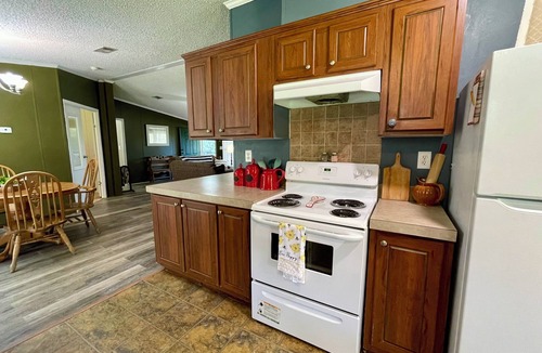 Centralia House | Back in the woods, fireplace and very peaceful property. Simple and nostalgic.