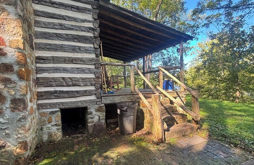 Piney Mountain Cabin | Back in Time! River Log Cabin-Off Grid