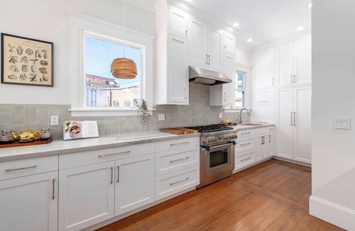 Centennial House | Backyard Bliss! 4-BR Stay w/Hot Tub, Redwood City