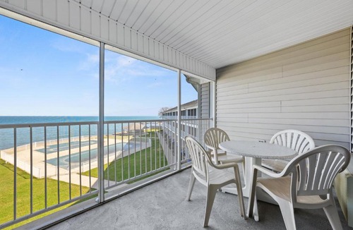 Put-in-Bay Hotel | BayShore #324