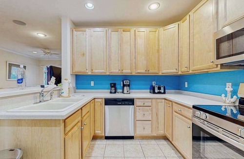 Sun Ridge Condo | Bayside Resort Dog-Friendly Condo w/Free WiFi, Shared Pools, & a Fitness Center