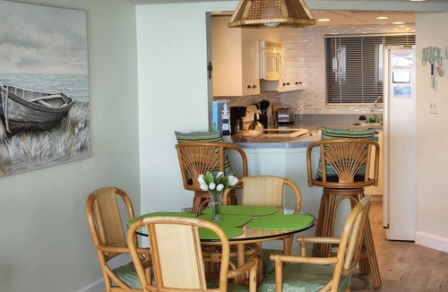 Sand Key Condo | BEACH BALCONY POOL HOTTUB Aug10-31 Oct 17-31 NOV Jan 16-30 Feb27-Mar20 MAY 2week