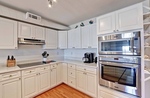 Fenwick Island House | Beach Front Villa with 4 Bedrooms & 4 Bathrooms near Fenwick Island! Fenwick Beach Front!