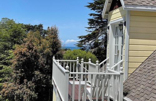 Rockaway Beach House | Beach Hideaway close to San Francisco and the Airport
