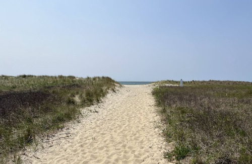 Madaket Cottage | Beach walking distance! Single house 3 bdr-2bths