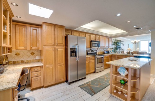 Bradenton Beach Condo | Beachfront - Anna Maria Island Club Unit 22 by SeaBreeze Vacation