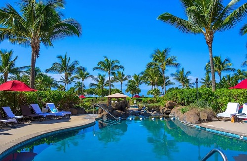 Honokowai Hotel | Beachfront Retreat: Elegant Views w/Full Kitchen. Onsite Free Parking and Pool!