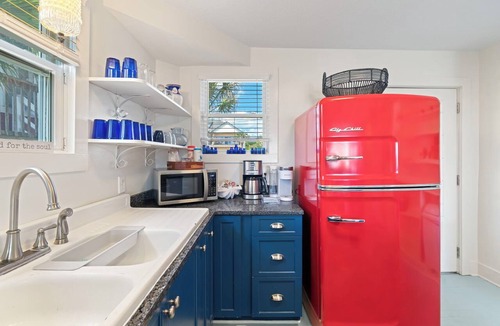 Ocean Cay House | ☀️ Beachside with Private Beach Access ☀️ 4 luxurious King bedrooms & 4 baths ☀️ Comfortably sleeps up to 8 guests ☀️ Outdoor Kitchen and Dining ☀️ Within walking distance of 2 restaurants: SaltLife & Sandbar ☀️ Outdoor Kitchen ☀️