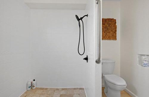 Sharp Park Apartment | Beachy 1BR Escape with Sofa Bed - Golf & Beach Nearby
