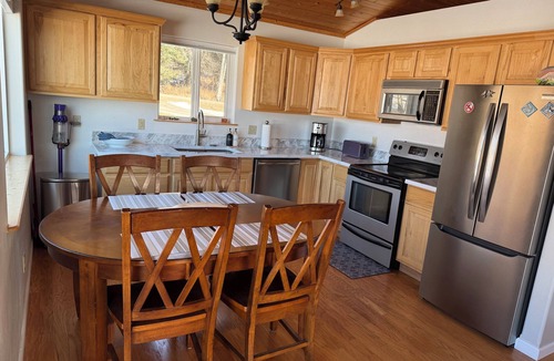Kachemak House | Bear Canyon Cottages - Bird House