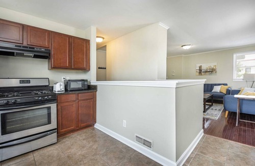 Italian Village Apartment | Beautiful 1 Bedroom Near Short North