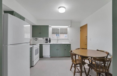 Sharon Heights Apartment | Beautiful 2-bedroom apartment with AC in vibrant Columbus
