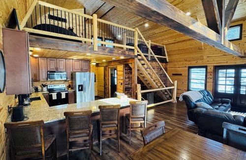 Rockbridge Cabin | Beautiful Cabin on 20 Acres in Hocking Hills Ohio - Early Bird Discounts!