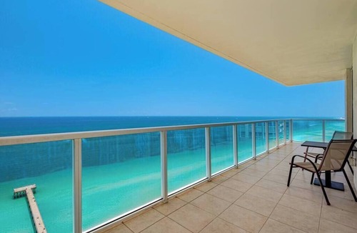 Sunny Isles Beach Condo | Beautiful Corner Unit, Direct Ocean Views. Amazing Location & Very Walkable.
