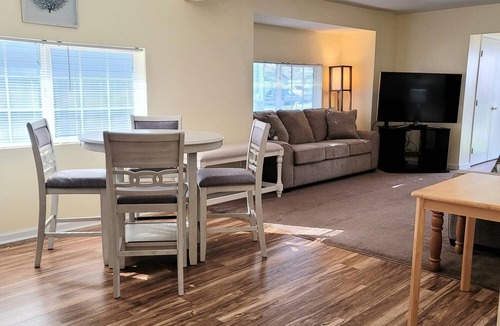 Buckeye Lake House | Beautiful cottage for the professional working out of town