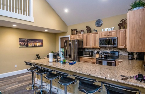 Intervale House | Beautiful home, 3 bed/3 bath. located near Storyland, N.Conway. Dog friendly.