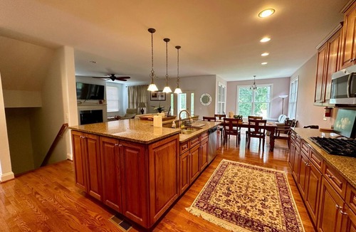 Long Neck House | Beautiful Home on Third Fairway in Peninsula Community - CLEAN LINENS OPTIONAL